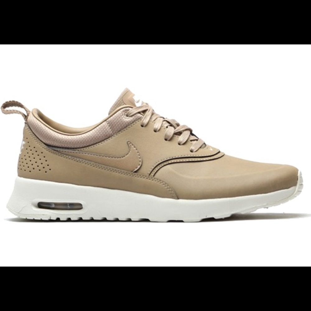 Nike Thea premium dessert camo tan